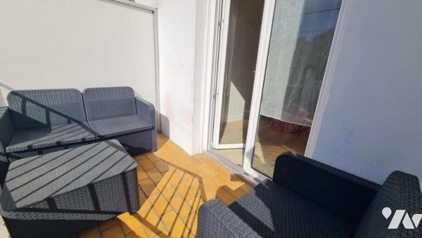 A VENDRE - LA BAULE Appartement de Type 2  avec balcon et un espace de stockage