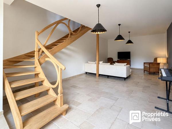 LORMES  - Demeure de caractère de 13 pièces au coeur du village