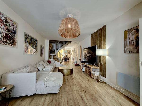 Villeneuve-sur-Lot, maison de ville rénovée avec beaucoup de charme