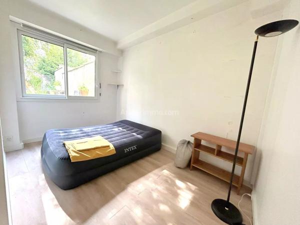 Vente                                                      Appartement
                        
                     4 pièces                      87 m2                     à Paris 15