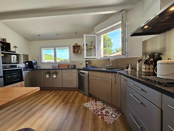 Boé, secteur recherché, maison 5 pièce(s)  95 m2, garage, piscine, jardin