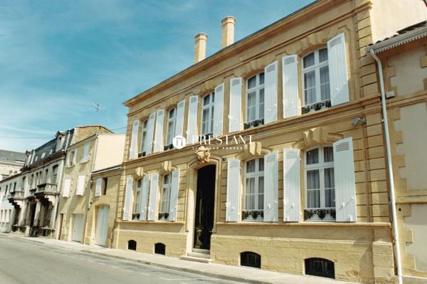 Magnifique hôtel particulier XIXème avec piscine au centre de Bergerac, classée ville d’Art et d’Histoire., BERGERAC