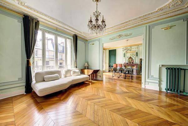 Appartement
         6 pièces
        - 177 m² Bien prestige 1 990 000 € *