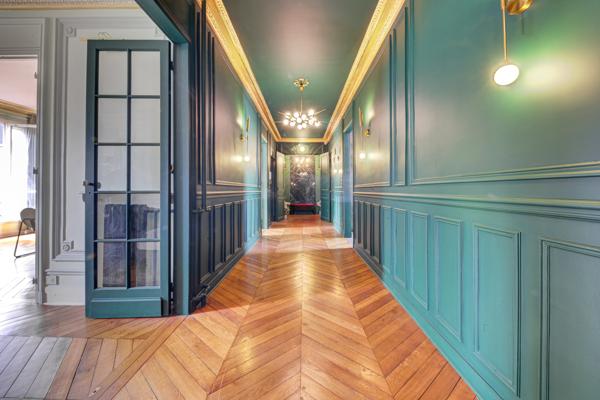 Appartement
         6 pièces
        - 177 m² Bien prestige 1 990 000 € *