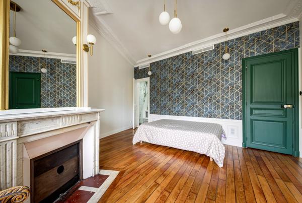 Appartement
         6 pièces
        - 177 m² Bien prestige 1 990 000 € *