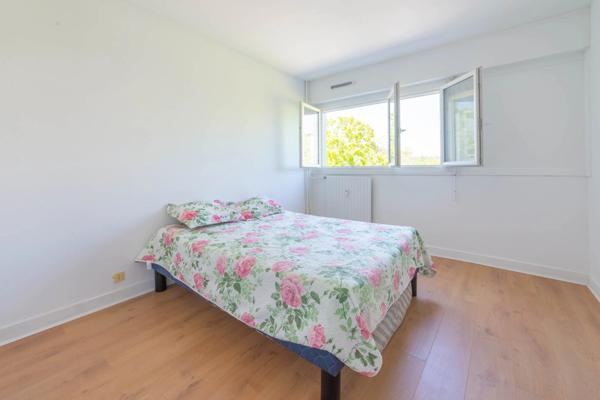 Appartement
         4 pièces
        - 86 m² 190 000 € *