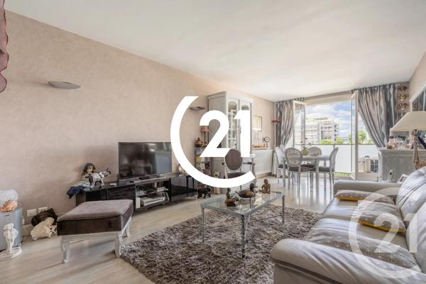Appartement F4 à vendre  4 pièces - 80 m 2   PARIS  - 75018