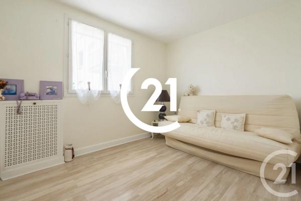 Appartement F4 à vendre  4 pièces - 80 m 2   PARIS  - 75018