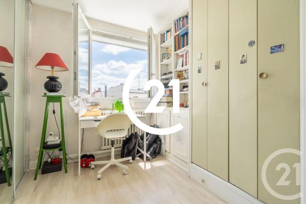 Appartement F4 à vendre  4 pièces - 80 m 2   PARIS  - 75018