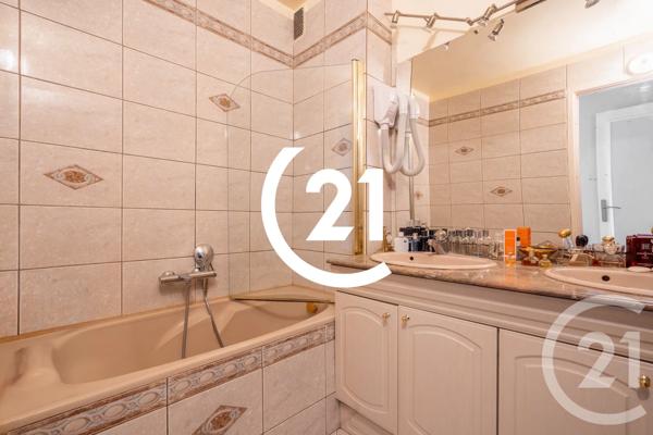 Appartement F4 à vendre  4 pièces - 80 m 2   PARIS  - 75018