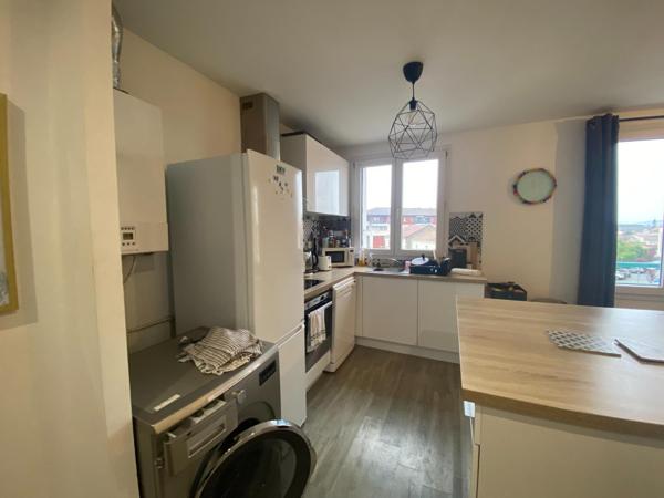 APPARTEMENT AGEN CENTRE GRANDE CAPACITE ENTIEREMENT RESTAURE