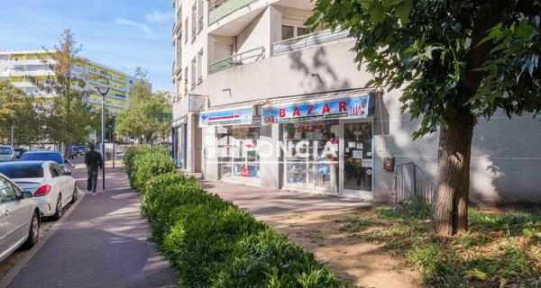 À vendre Local commercial 1 pièce 28.5 m² - Tremblay-en-france 93290