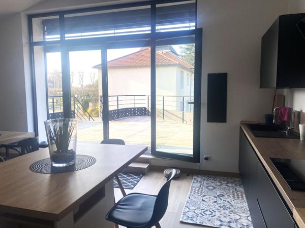 VONNAS - Appartement MEUBLE (peut-être NON MEUBLE) de type T4 de 91,96 m² avec terrasse de 27 m² Vonnas (01540)