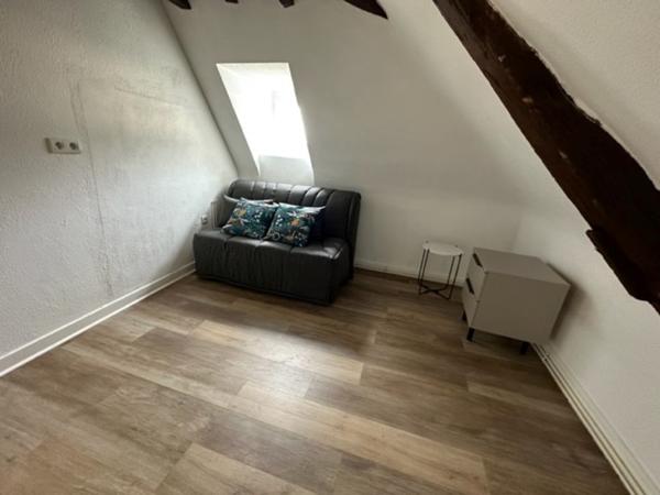 Appartement
                                                                                                                                                                                                                                                                                                                        2 pièce(s)                                                                                                                                                                                                          1 chambre(s)                                                                                                                                                                                                          18.93  m²