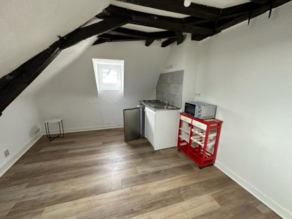 Appartement
                                                                                                                                                                                                                                                                                                                        2 pièce(s)                                                                                                                                                                                                          1 chambre(s)                                                                                                                                                                                                          18.93  m²