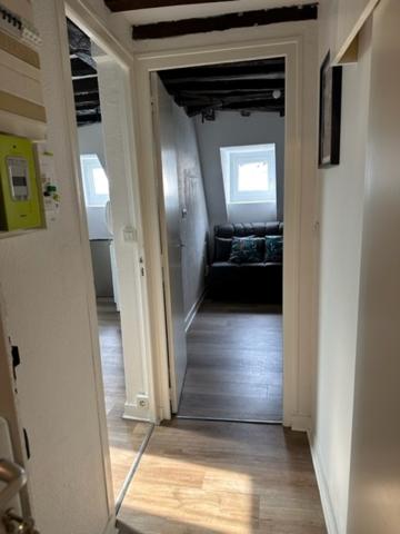 Appartement
                                                                                                                                                                                                                                                                                                                        2 pièce(s)                                                                                                                                                                                                          1 chambre(s)                                                                                                                                                                                                          18.93  m²