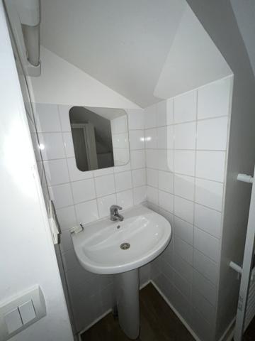 Appartement
                                                                                                                                                                                                                                                                                                                        2 pièce(s)                                                                                                                                                                                                          1 chambre(s)                                                                                                                                                                                                          18.93  m²