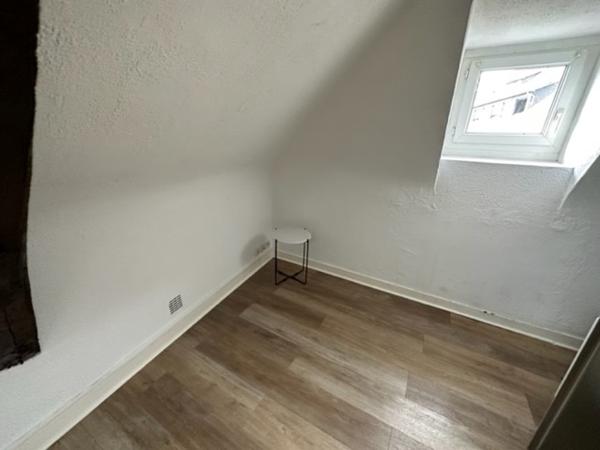 Appartement
                                                                                                                                                                                                                                                                                                                        2 pièce(s)                                                                                                                                                                                                          1 chambre(s)                                                                                                                                                                                                          18.93  m²