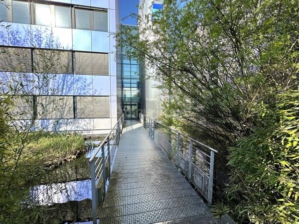 BUREAUX à LOUER de 1274 m²