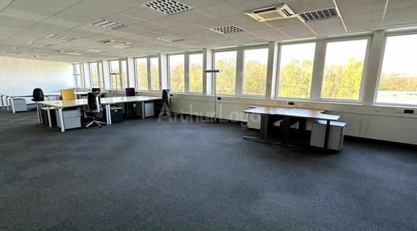 BUREAUX à LOUER de 1274 m²