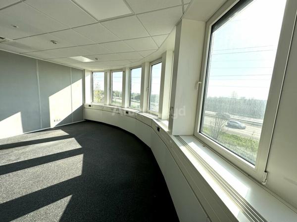 BUREAUX à LOUER de 1274 m²