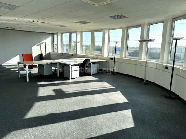 BUREAUX à LOUER de 1274 m²