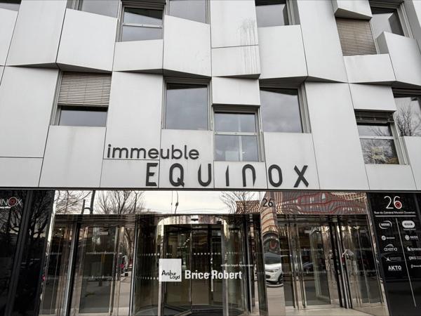 Bureau à louer à Lyon bureaux lumineux divisibles proche Part-Dieu et parc