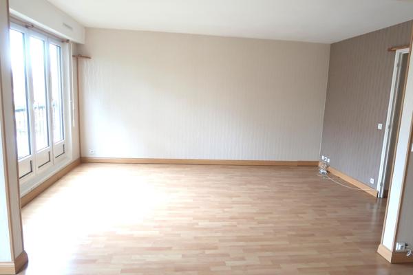 Bel appartement de quatre pièces! Ravalement pris en charge par le vendeur!