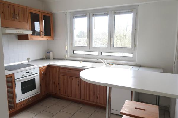 Bel appartement de quatre pièces! Ravalement pris en charge par le vendeur!