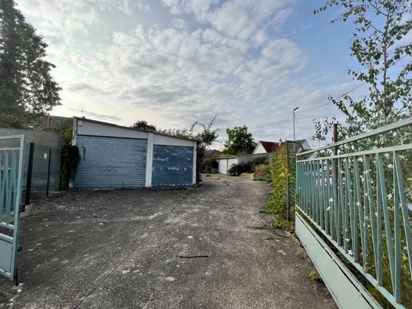 FLEURY LES AUBRAIS CENTRE, à vendre Terrain constructible de 401m2 emprise au sol de 282 m2