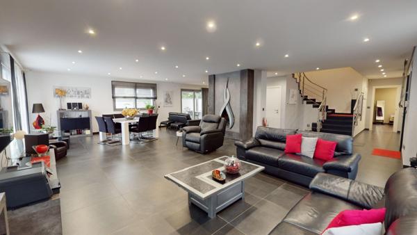 Vente maison 10 pièces 309 m² - terrain de 800m2