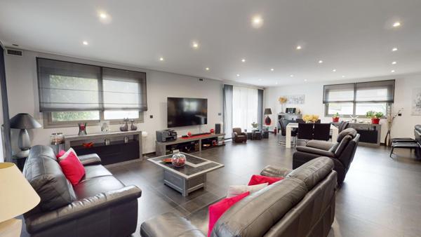 Vente maison 10 pièces 309 m² - terrain de 800m2