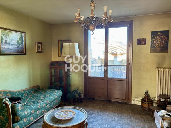 CARCASSONNE quartier du Palais appartement T4, cellier et place de parking