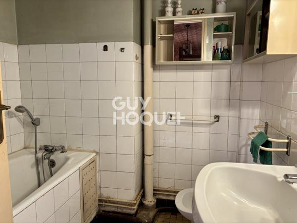 CARCASSONNE quartier du Palais appartement T4, cellier et place de parking