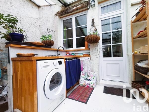 Maison 8 pièces de 178 m² à Fontenay-le-Comte (85200)