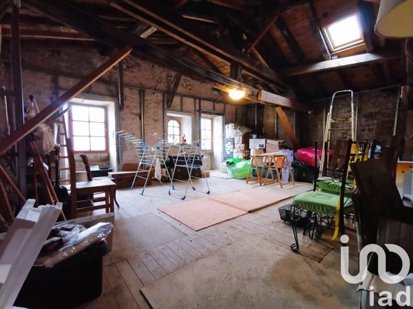 Maison 8 pièces de 178 m² à Fontenay-le-Comte (85200)