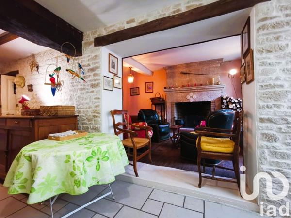 Maison 8 pièces de 178 m² à Fontenay-le-Comte (85200)