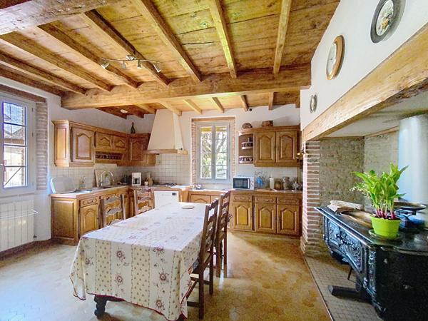 Maison de caracteres avec dependance a La Salvetat Belmontet