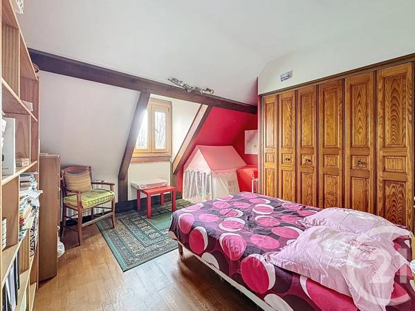 Maison à vendre  6 pièces - 136,42 m 2   CHENOVE  - 21