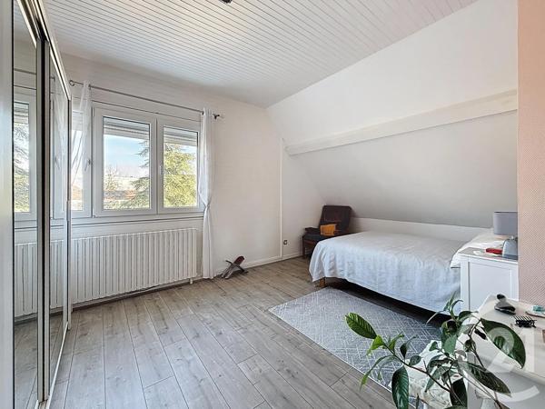 Maison à vendre  6 pièces - 136,42 m 2   CHENOVE  - 21