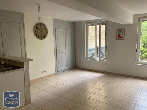 Location appartement Châlons-en-Champagne (51000) 1 pièce 29.69m²