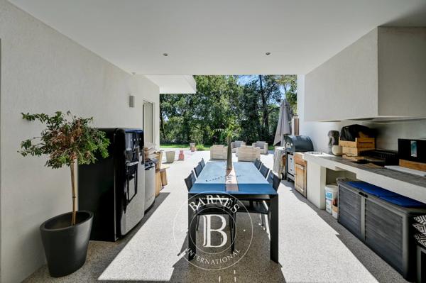 Aix-en-Provence, Maison 4 Chambres -  238 m² à vendre