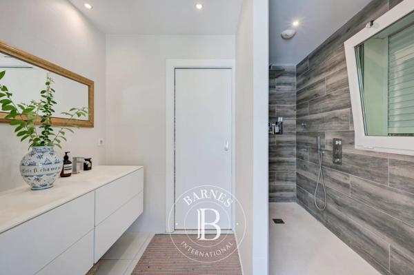 Aix-en-Provence, Maison 4 Chambres -  238 m² à vendre