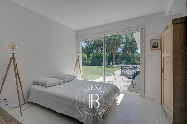 Aix-en-Provence, Maison 4 Chambres -  238 m² à vendre