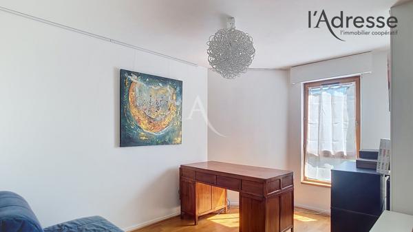 SURESNES limite Puteaux/ Quartier Belvédère Appartement 4 / 5 pièces de 114 m² - Terrasse 8m² - cave et double place de parking