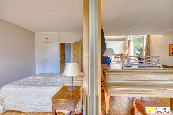 Versailles Glatigny Maison 6 pièces 130 m² habitables sur une parcelle de 1063 m² €1 299 000 ** - Référence 27649