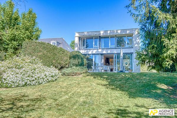 Versailles Glatigny Maison 6 pièces 130 m² habitables sur une parcelle de 1063 m² €1 299 000 ** - Référence 27649