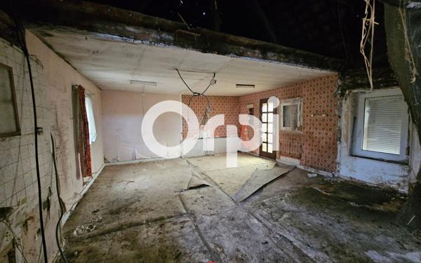 Maison à vendre    2 pièces •  Charmes