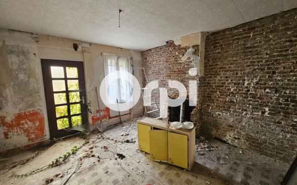 Maison à vendre    2 pièces •  Charmes