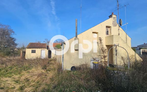 Maison à vendre    2 pièces •  Charmes